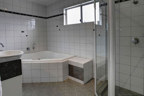 Tasman Beachside Apartment - Accommodation Batemans Bay 10