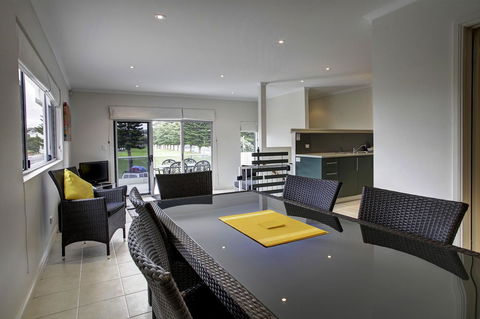 Tasman Beachside Apartment - Accommodation Batemans Bay 5