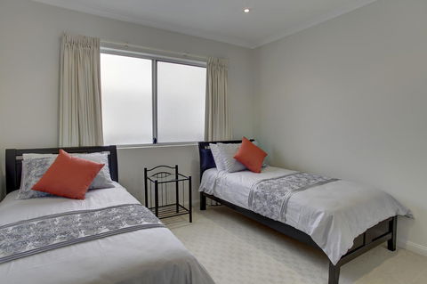 Tasman Beachside Apartment - Accommodation Batemans Bay 9