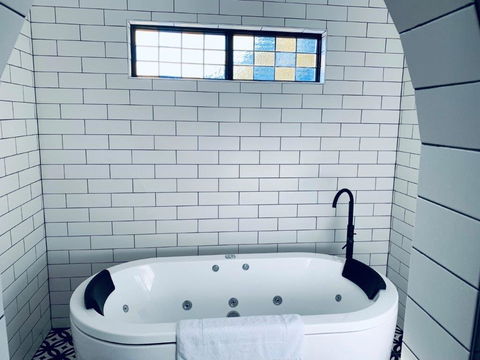 The Manor Basket Range - Accommodation Batemans Bay 11