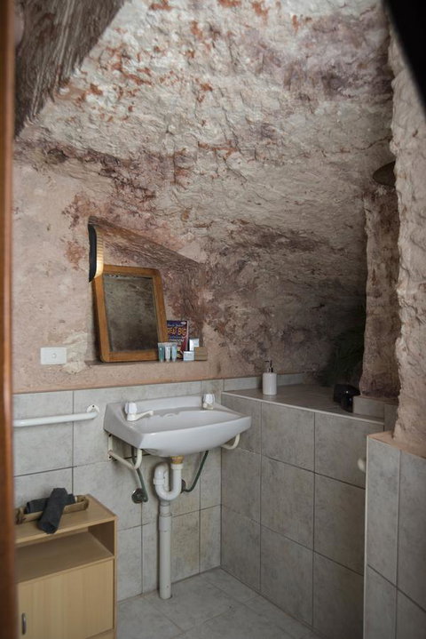 Ali\'s Underground Studio - Accommodation Batemans Bay 10