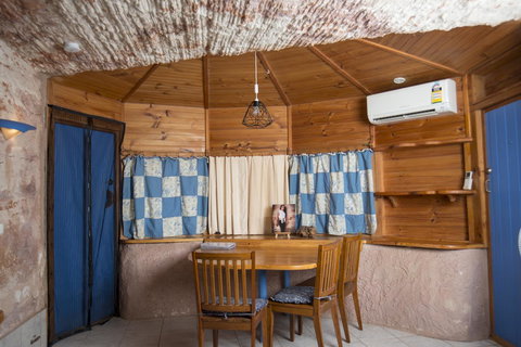 Ali\'s Underground Studio - Accommodation Batemans Bay 6