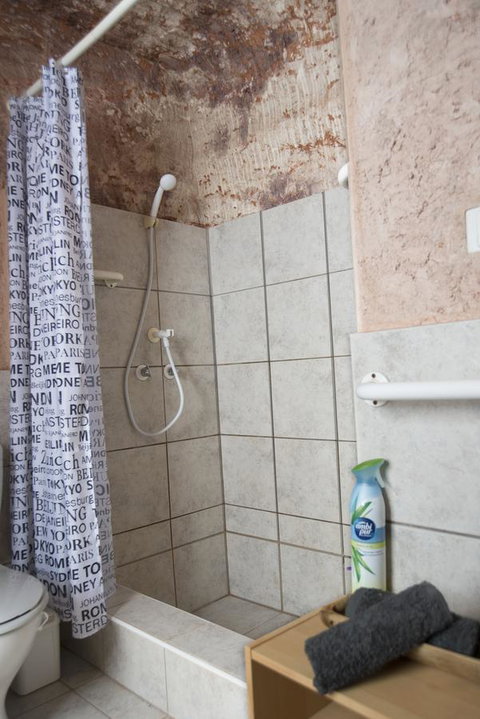 Ali\'s Underground Studio - Accommodation Batemans Bay 11