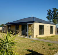 DBJ Holiday Units - Accommodation Batemans Bay