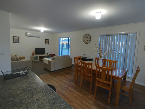 DBJ Holiday Units - Accommodation Batemans Bay 3