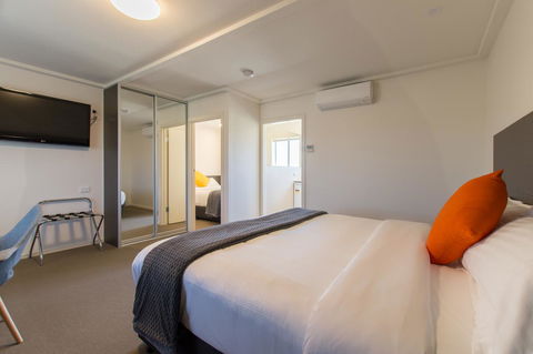 Mick O\'Sheas - Accommodation Batemans Bay 14