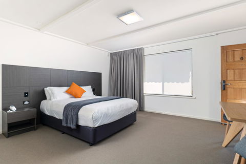 Mick O\'Sheas - Accommodation Batemans Bay 4