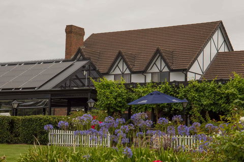 Mick O\'Sheas - Accommodation Batemans Bay 37