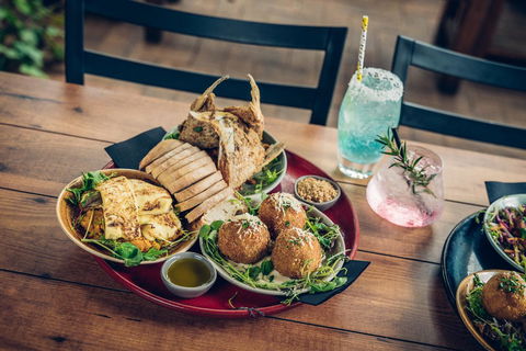 Mick O\'Sheas - Accommodation Batemans Bay 10