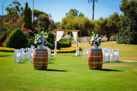 Mick O\'Sheas - Accommodation Batemans Bay 12