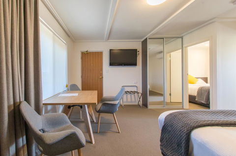 Mick O\'Sheas - Accommodation Batemans Bay 5
