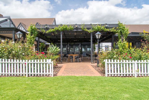 Mick O\'Sheas - Accommodation Batemans Bay 39