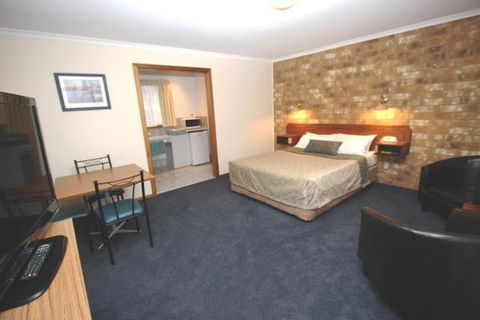 Clare Central - Accommodation Batemans Bay 12