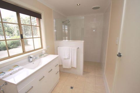 Clare Central - Accommodation Batemans Bay 9