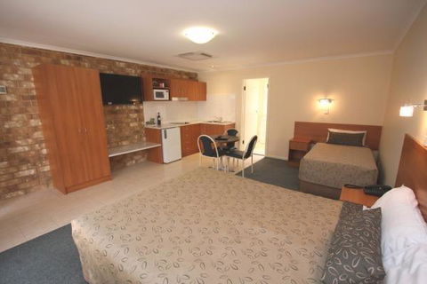 Clare Central - Accommodation Batemans Bay 39