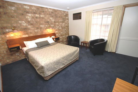 Clare Central - Accommodation Batemans Bay 41