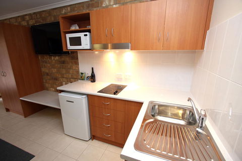 Clare Central - Accommodation Batemans Bay 10
