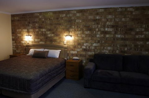 Clare Central - Accommodation Batemans Bay 28