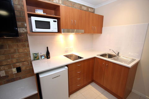 Clare Central - Accommodation Batemans Bay 36