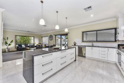 Accommodation On Lansell 2 - Accommodation Batemans Bay 4