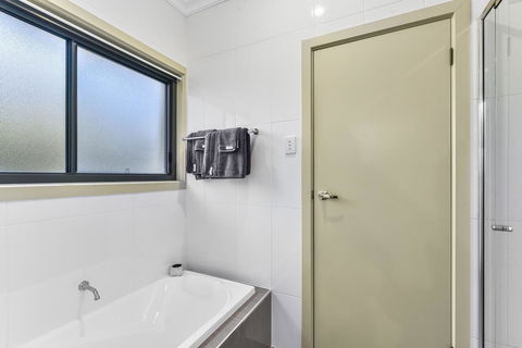 Accommodation On Lansell 2 - Accommodation Batemans Bay 11