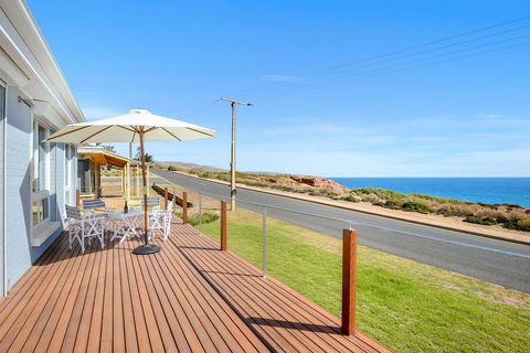 Salomon Sea Haus - Sellicks Beach - C21 SouthCoast Holidays - Accommodation Batemans Bay 0