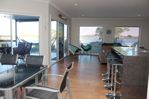 Waterfront On Osprey - Accommodation Batemans Bay 7