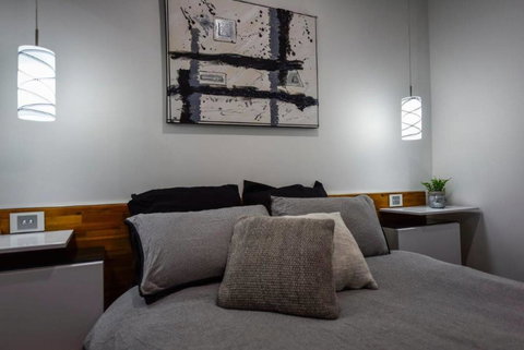 BENGALEE EXECUTIVE TOWNHOUSE- MODERN & STYLISH - Accommodation Batemans Bay 2