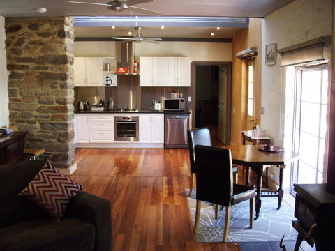 1860 Wine Country Cottages - Accommodation Batemans Bay 2