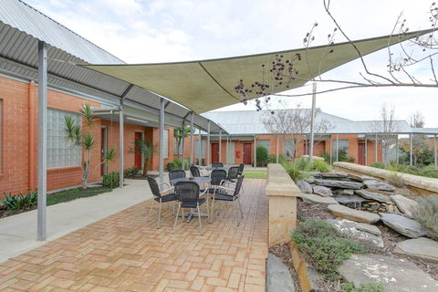 Strath Motel - Accommodation Batemans Bay 0