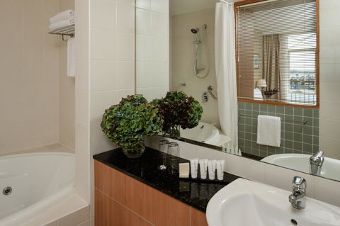 Rydges Newcastle - Accommodation Batemans Bay 15