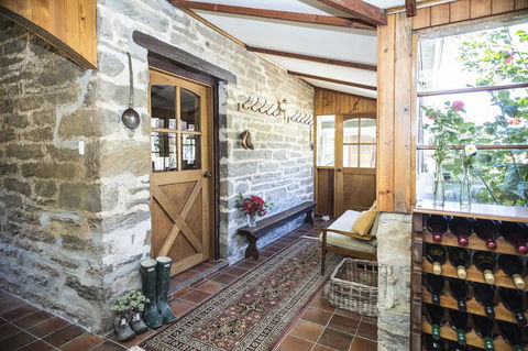 Grand Cru Estate Homestead - Accommodation Batemans Bay 14