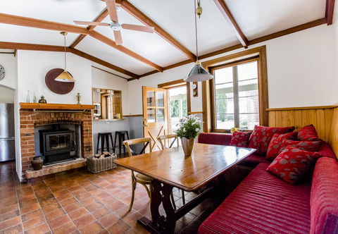 Grand Cru Estate Homestead - Accommodation Batemans Bay 3