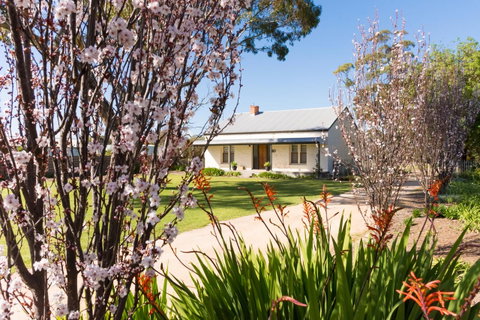 20 Hill Avenue Bed & Breakfast - Accommodation Batemans Bay 1