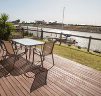 Waterfront on Jefferson at Wellington Marina SA - Accommodation Batemans Bay