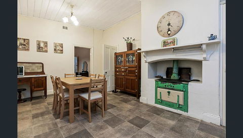 Treasured Memories Cottage - Accommodation Batemans Bay 4