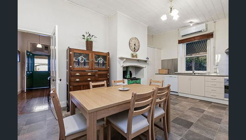 Treasured Memories Cottage - Accommodation Batemans Bay 9