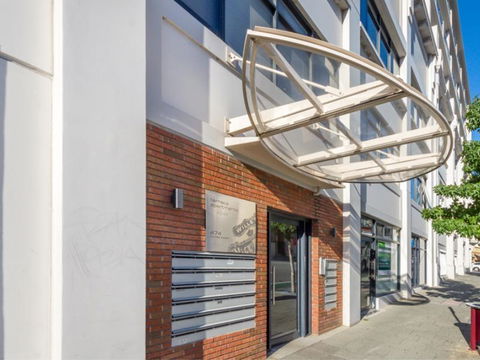 Home Apartment - Perth City Centre - Free WiFi - Accommodation Batemans Bay 4