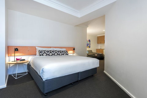 Oaks Perth Hotel - Accommodation Batemans Bay 2