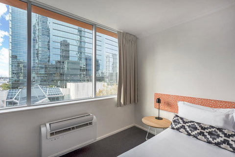 Oaks Perth Hotel - Accommodation Batemans Bay 6