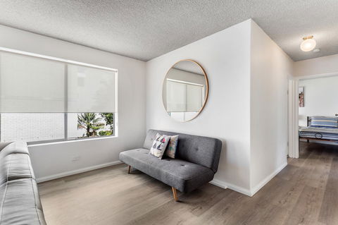 Laman Lodge, Unit 2, 15 Laman Street - Accommodation Batemans Bay 4