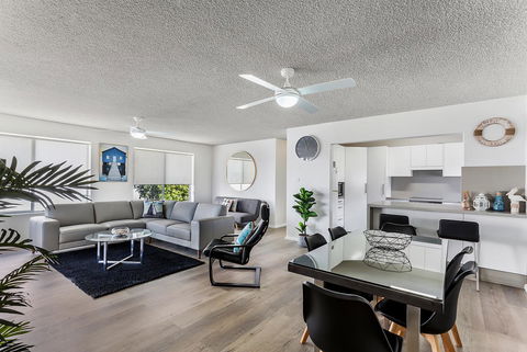 Laman Lodge, Unit 2, 15 Laman Street - Accommodation Batemans Bay 2