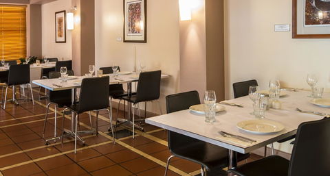 The Continental Hotel - Accommodation Batemans Bay 10