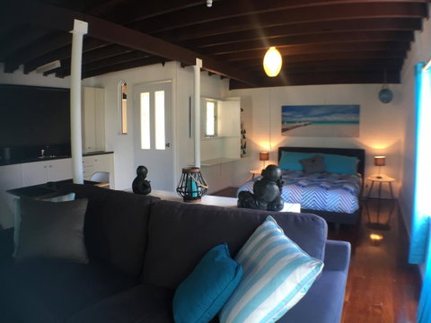 High Tide At Emerald - Accommodation Batemans Bay 0