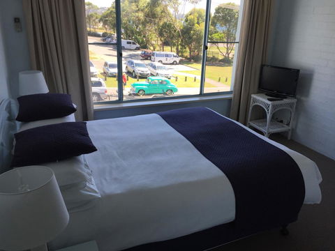 Breakers Apartments - Accommodation Batemans Bay 1