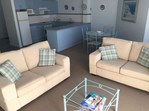 Breakers Apartments - Accommodation Batemans Bay 9
