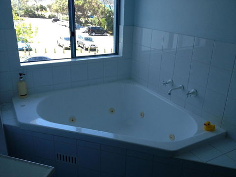 Breakers Apartments - Accommodation Batemans Bay 2