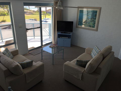 Breakers Apartments - Accommodation Batemans Bay 12