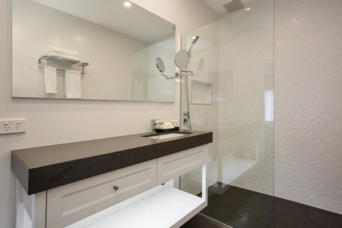 CH Boutique Hotel & Apartments, Ascend Hotel Collection - Accommodation Batemans Bay 10
