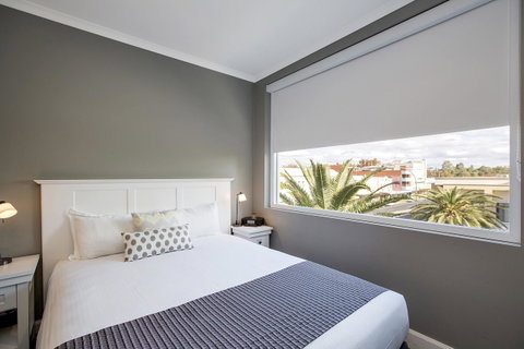 CH Boutique Hotel & Apartments, Ascend Hotel Collection - Accommodation Batemans Bay 26